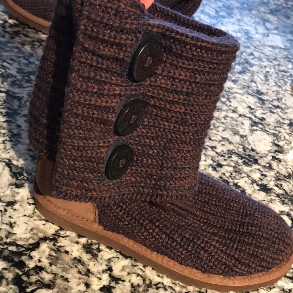 Knitted ugg boots